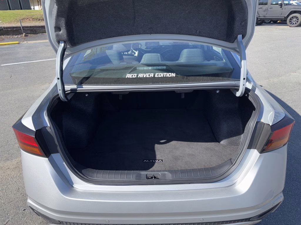 2025 Brilliant Silver Metallic Nissan Altima SV FWD Sedan