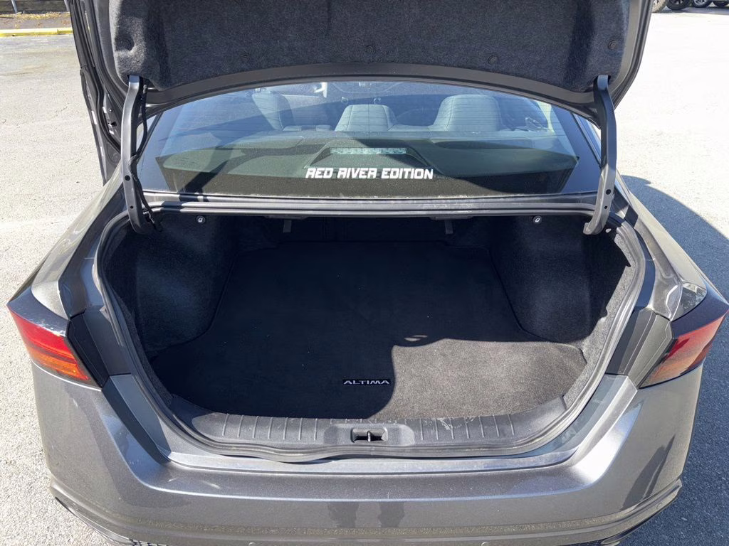2025 Gun Metallic Nissan Altima SV FWD Sedan