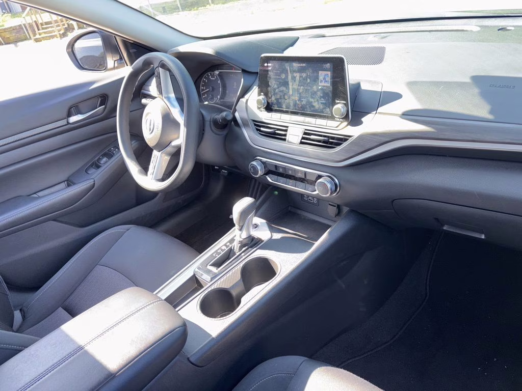 2025 Gun Metallic Nissan Altima SV FWD Sedan