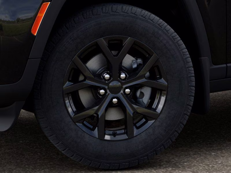 2026 Diamond Black Crystal Pearlcoat Jeep Grand Cherokee Laredo Altitude 4X4 SUV
