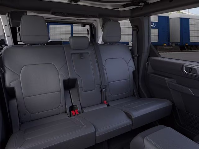 2026 Oxford White Ford Bronco Badlands 4X4 SUV