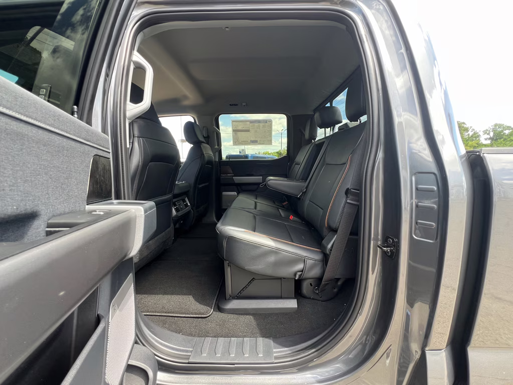 2026 Carbonized Gray Metallic Ford Super Duty F-250 SRW LARIAT 4X4 Truck