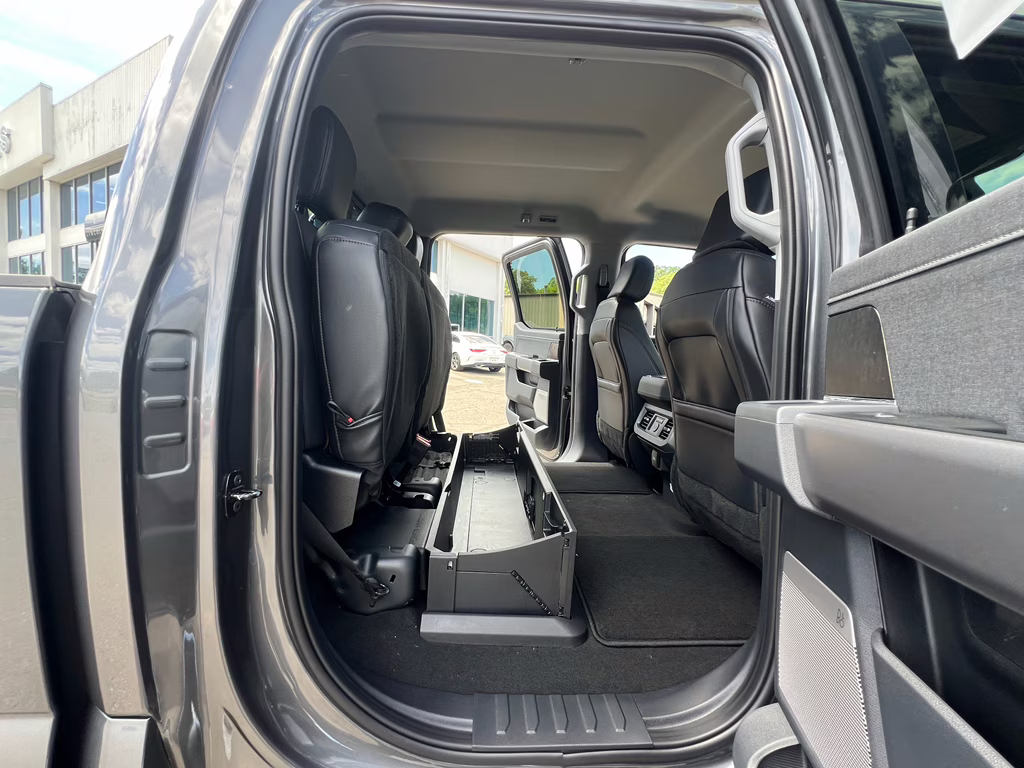 2026 Carbonized Gray Metallic Ford Super Duty F-250 SRW LARIAT 4X4 Truck