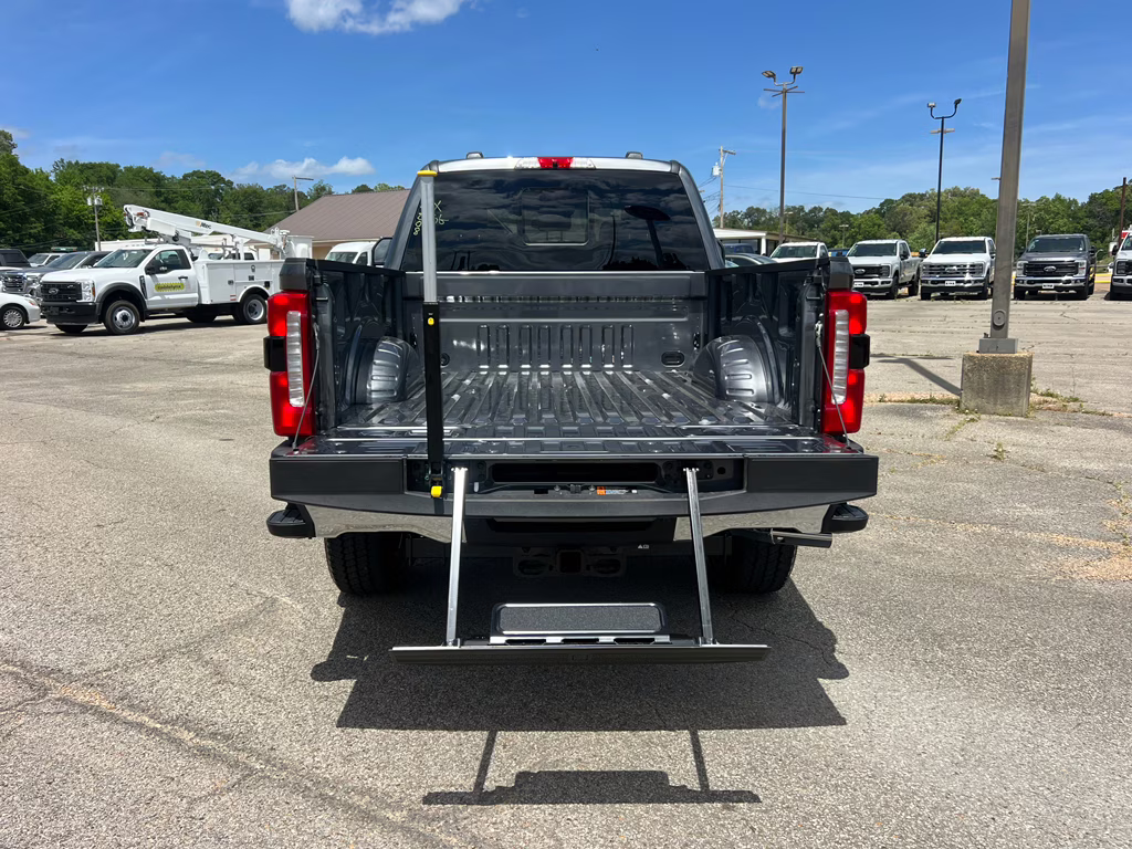 2026 Carbonized Gray Metallic Ford Super Duty F-250 SRW LARIAT 4X4 Truck