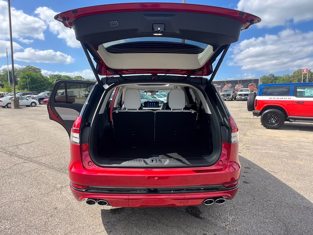 2026 Red Carpet Metallic Tinted Clearcoat Lincoln Aviator Premiere RWD SUV