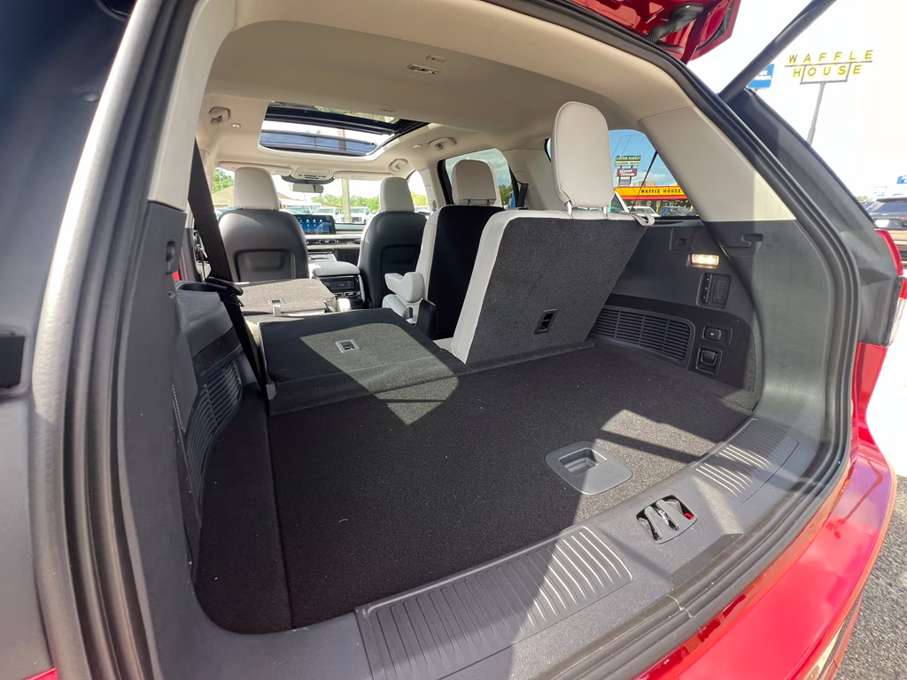 2026 Red Carpet Metallic Tinted Clearcoat Lincoln Aviator Premiere RWD SUV