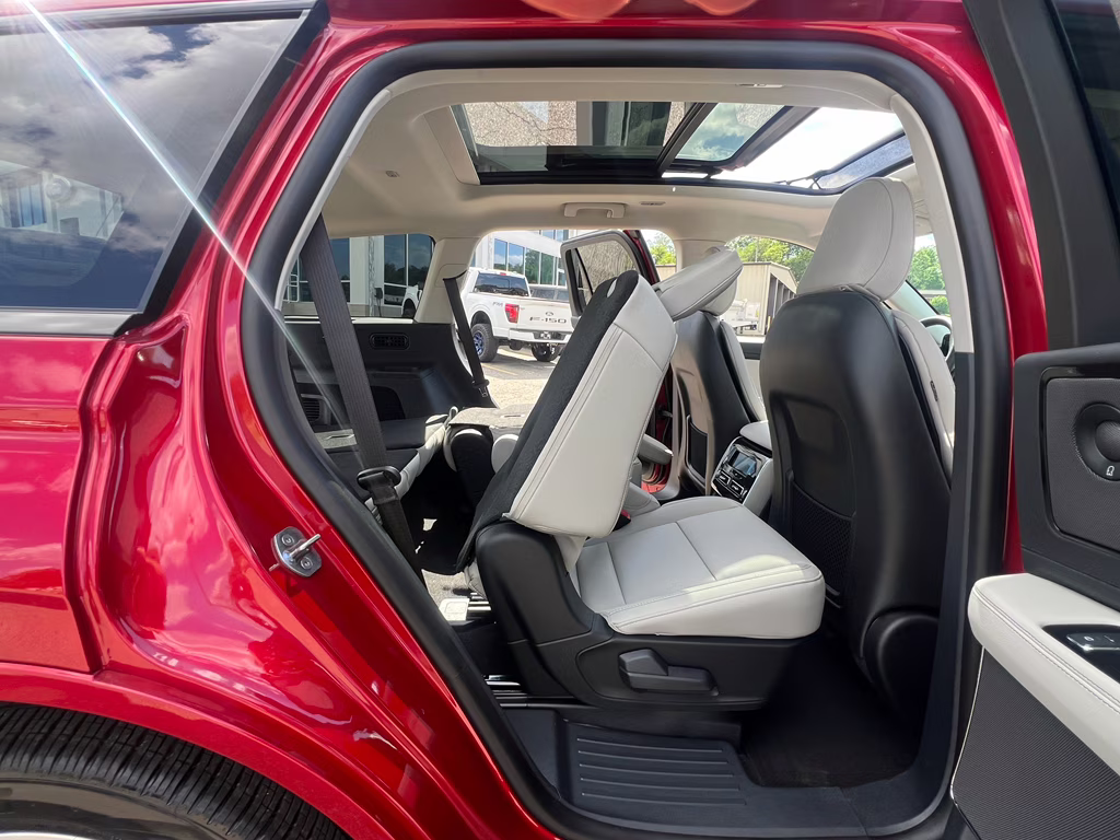 2026 Red Carpet Metallic Tinted Clearcoat Lincoln Aviator Premiere RWD SUV