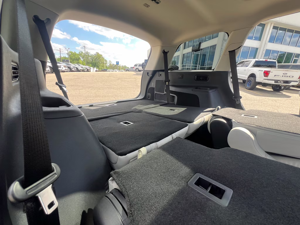 2026 Red Carpet Metallic Tinted Clearcoat Lincoln Aviator Premiere RWD SUV