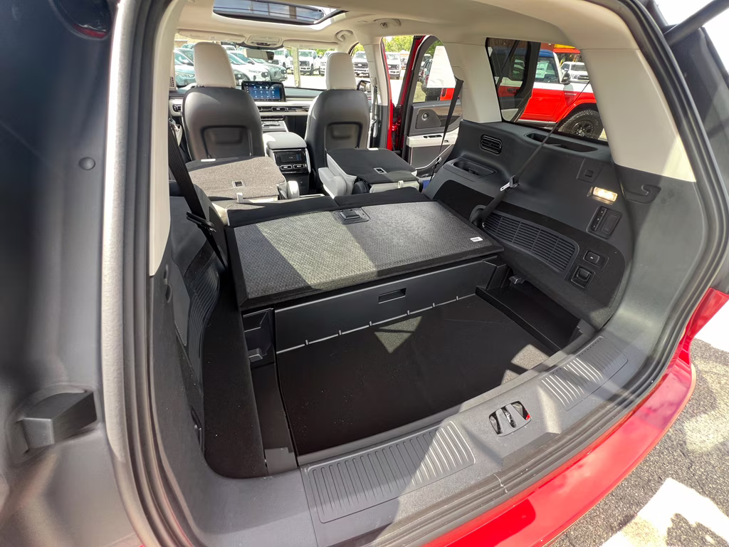 2026 Red Carpet Metallic Tinted Clearcoat Lincoln Aviator Premiere RWD SUV