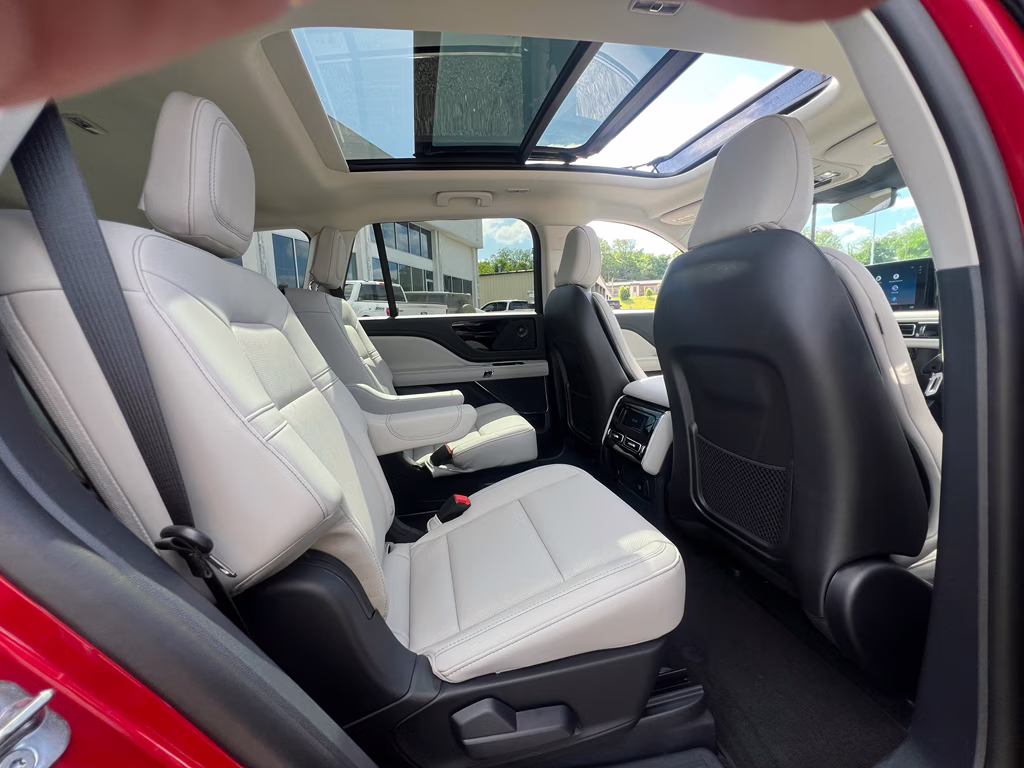 2026 Red Carpet Metallic Tinted Clearcoat Lincoln Aviator Premiere RWD SUV
