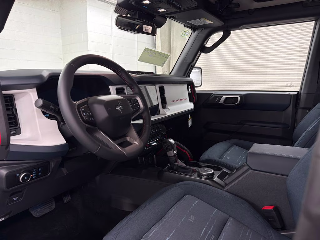 2026 AVALANCHE GRAY Ford Bronco Heritage Edition 4X4 SUV