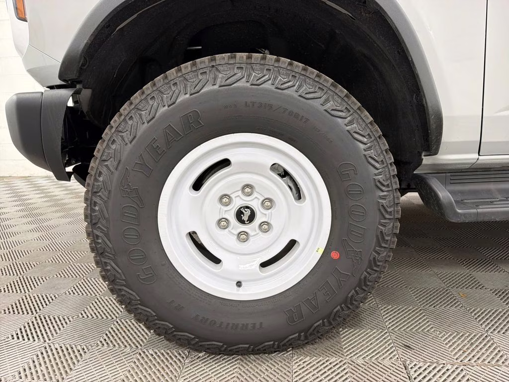 2026 AVALANCHE GRAY Ford Bronco Heritage Edition 4X4 SUV
