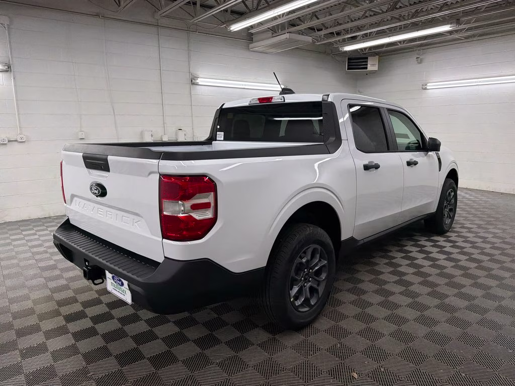 2026 OXFORD WHITE Ford Maverick XLT FWD Truck