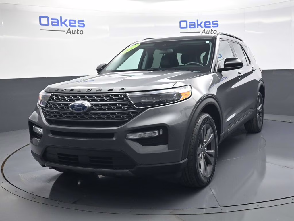 2023 Gray Metallic Ford Explorer XLT 4X4 SUV