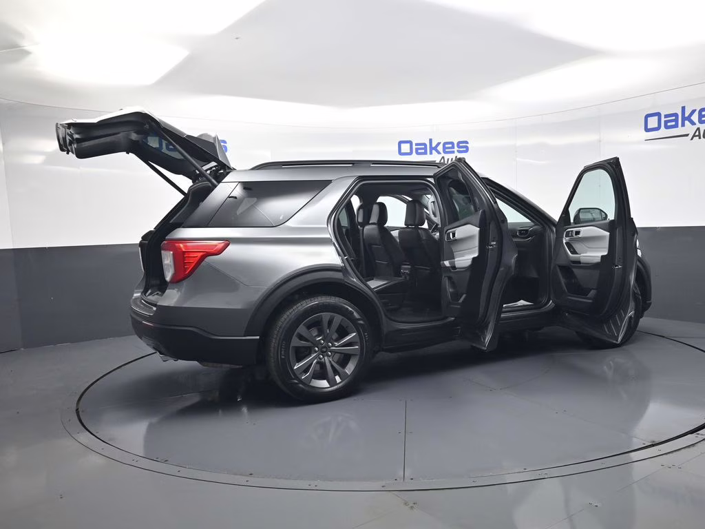 2023 Gray Metallic Ford Explorer XLT 4X4 SUV