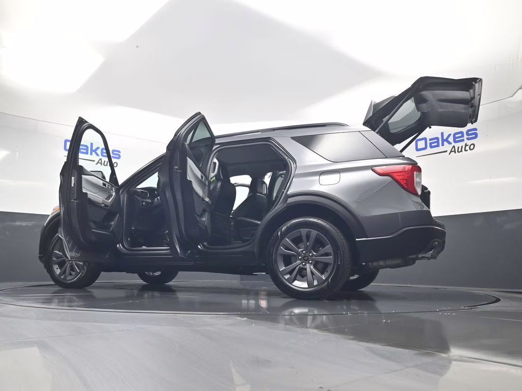 2023 Gray Metallic Ford Explorer XLT 4X4 SUV