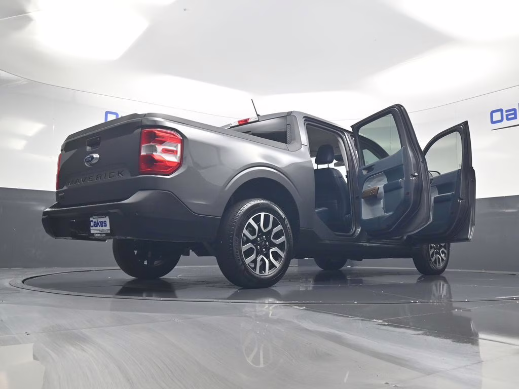 2024 Gray Metallic Ford Maverick Lariat FWD Truck