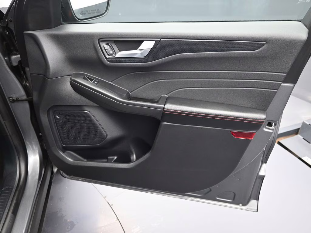 2025 Gray Metallic Ford Escape ST-Line AWD SUV