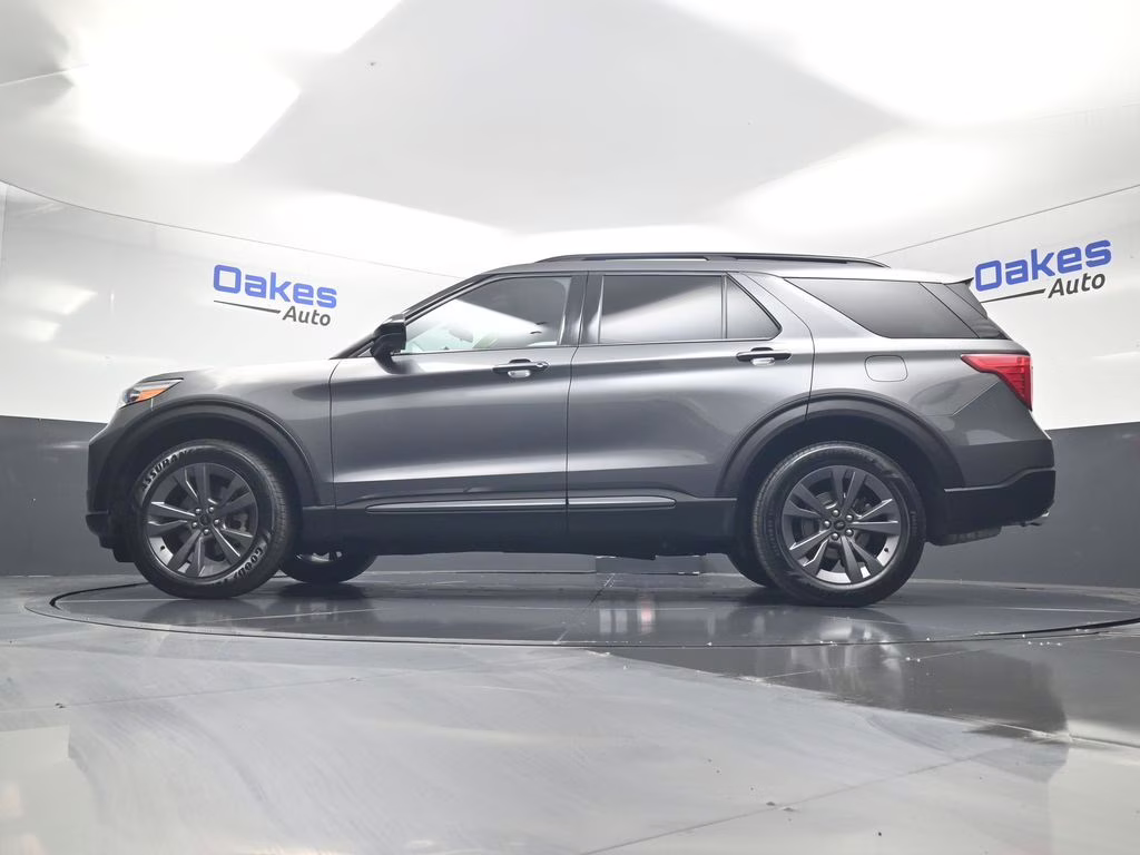 2023 Gray Metallic Ford Explorer XLT 4X4 SUV