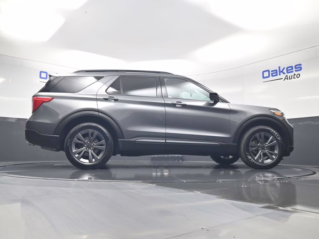 2023 Gray Metallic Ford Explorer XLT 4X4 SUV