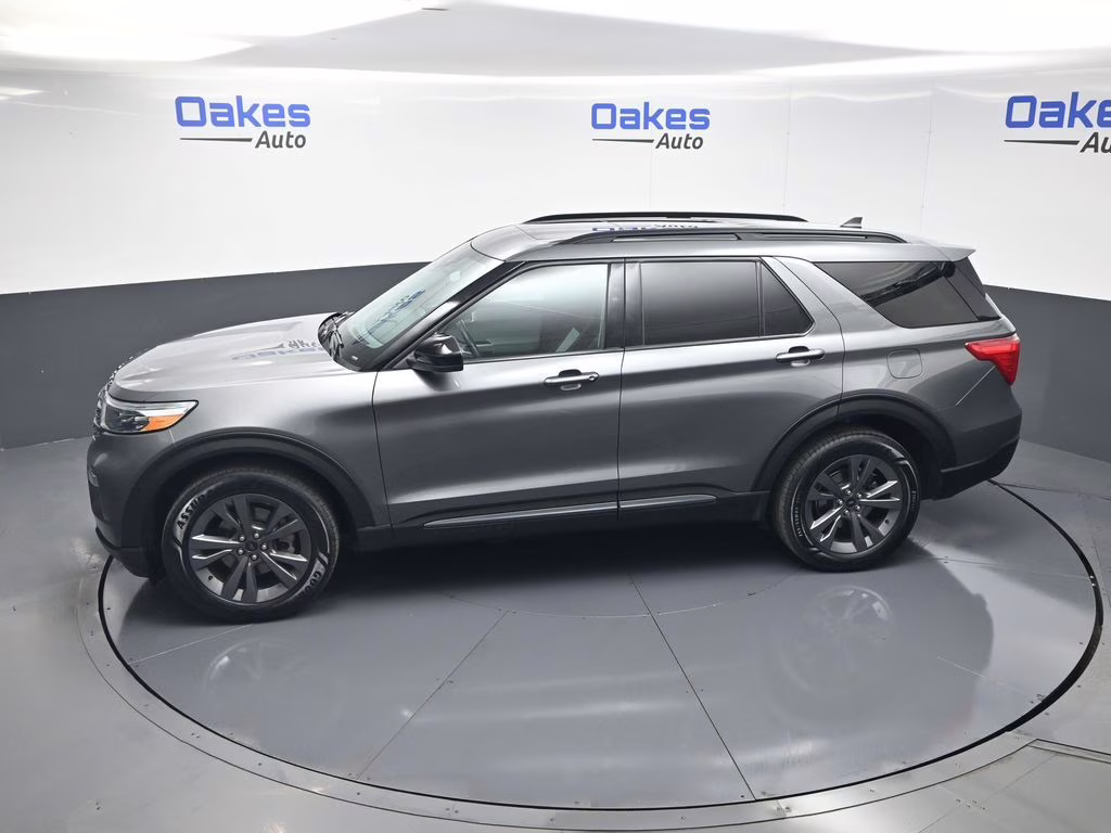 2023 Gray Metallic Ford Explorer XLT 4X4 SUV