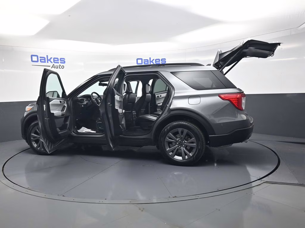 2023 Gray Metallic Ford Explorer XLT 4X4 SUV