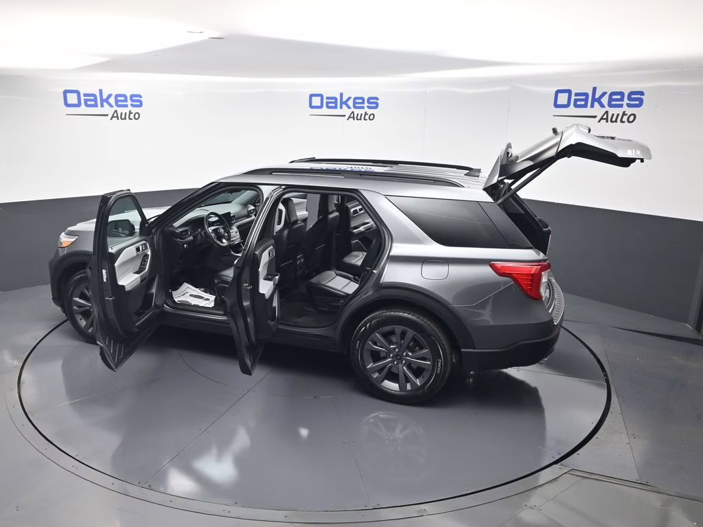 2023 Gray Metallic Ford Explorer XLT 4X4 SUV