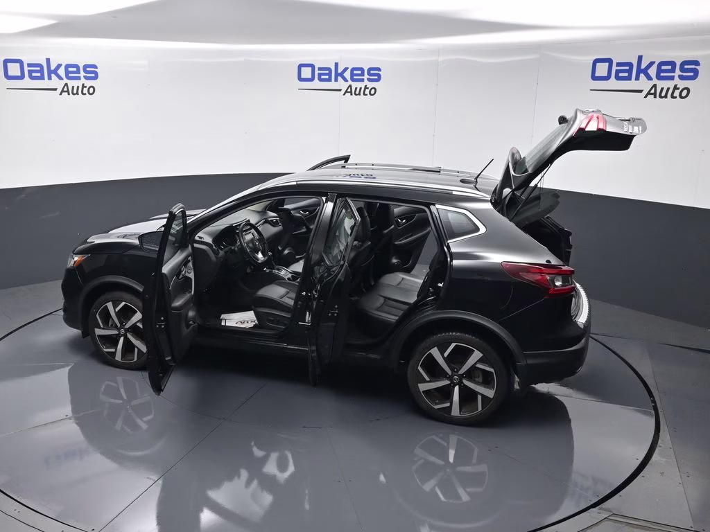 2022 Magnetic Black Pearl Nissan Rogue Sport SL AWD SUV