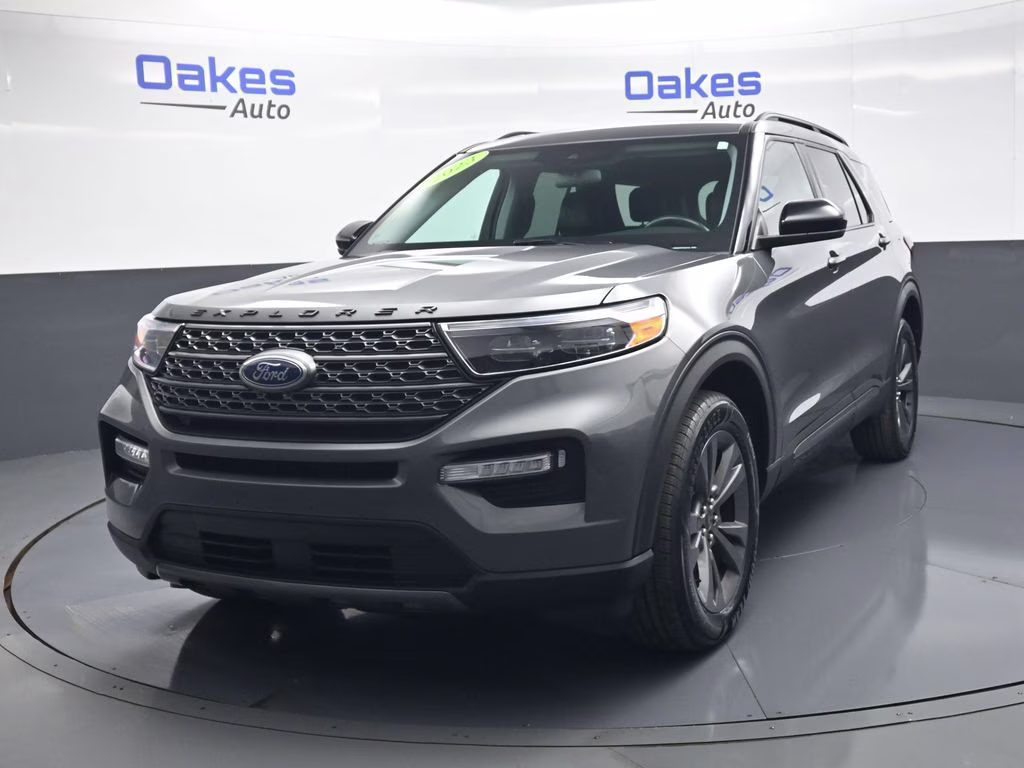 2023 Gray Metallic Ford Explorer XLT 4X4 SUV