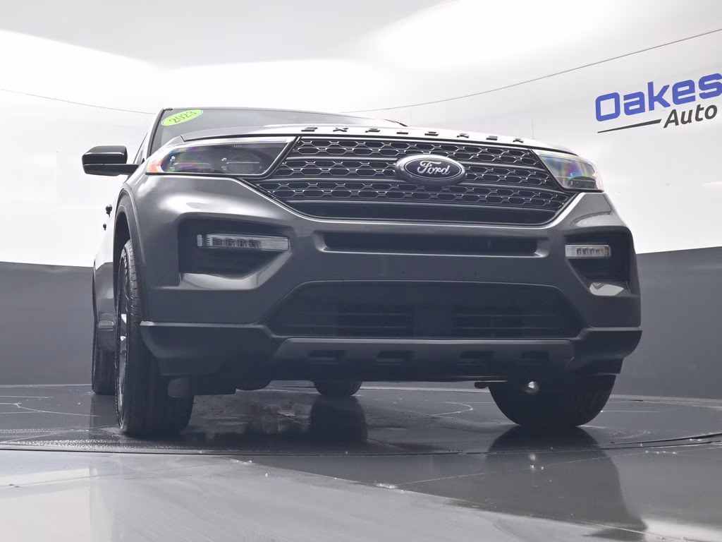 2023 Gray Metallic Ford Explorer XLT 4X4 SUV