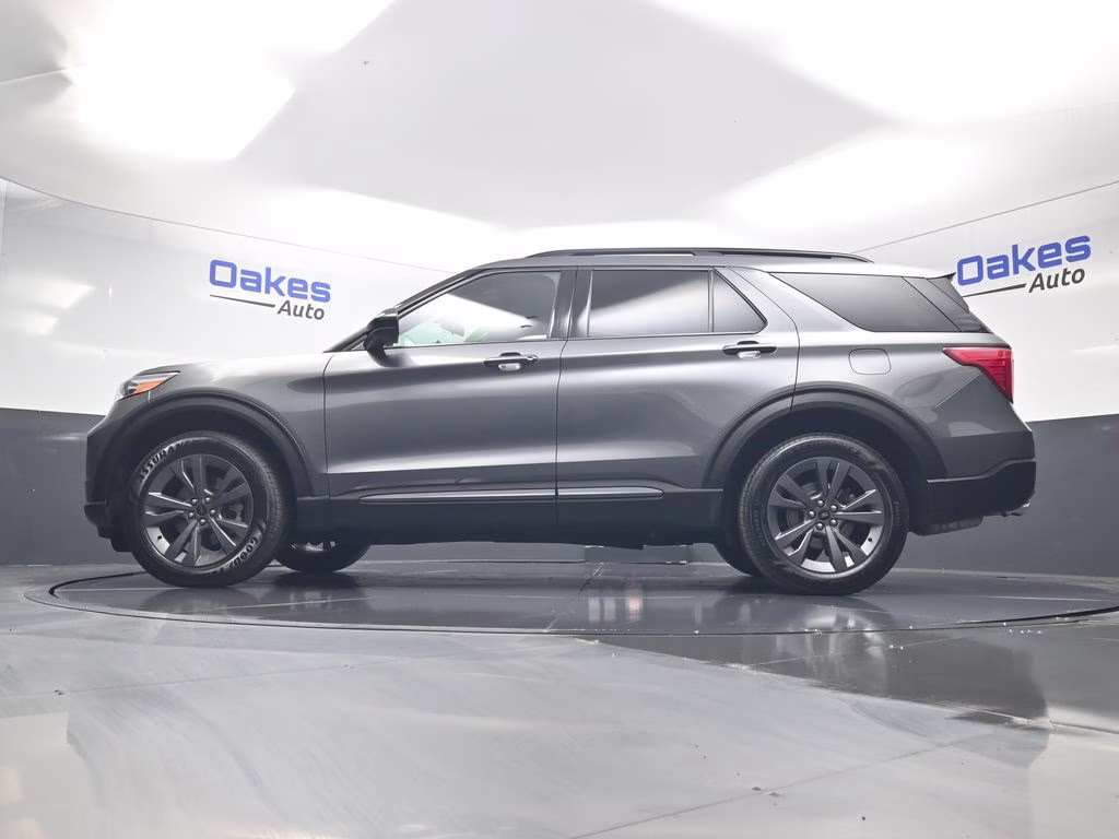 2023 Gray Metallic Ford Explorer XLT 4X4 SUV