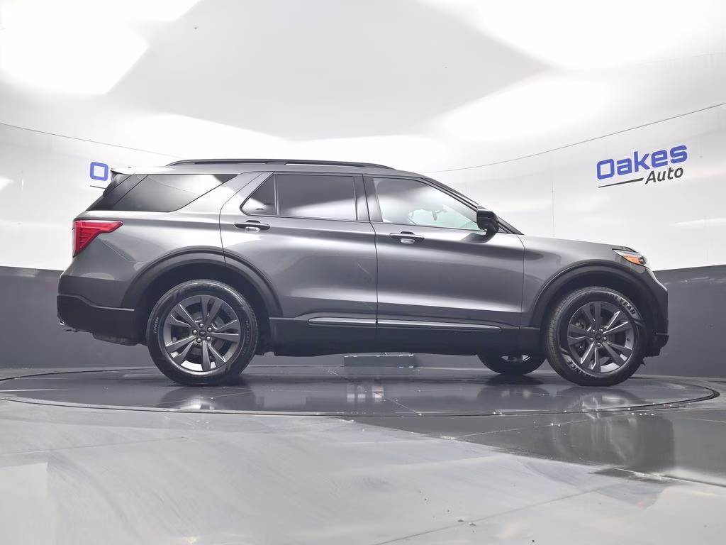 2023 Gray Metallic Ford Explorer XLT 4X4 SUV