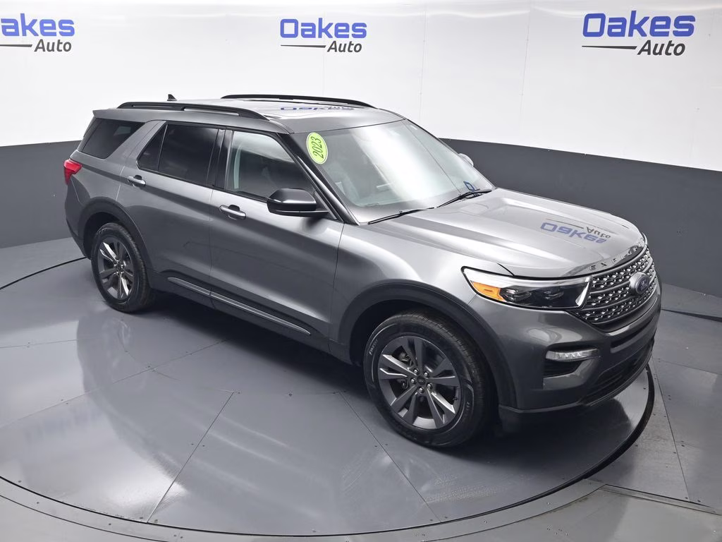2023 Gray Metallic Ford Explorer XLT 4X4 SUV