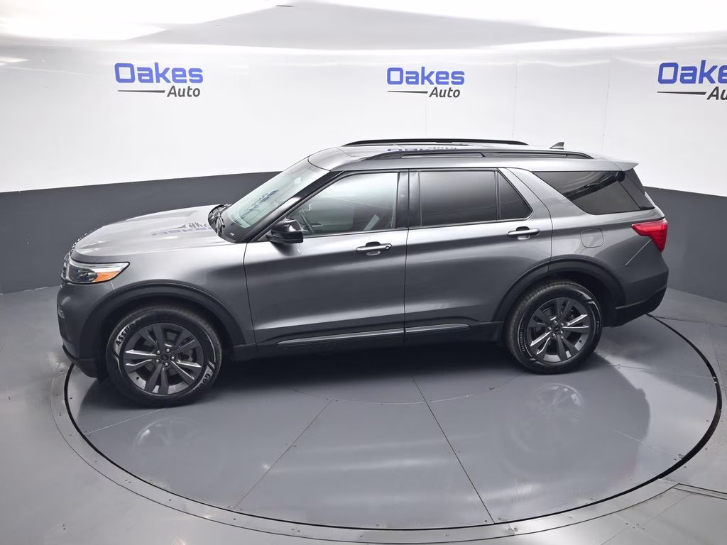 2023 Gray Metallic Ford Explorer XLT 4X4 SUV