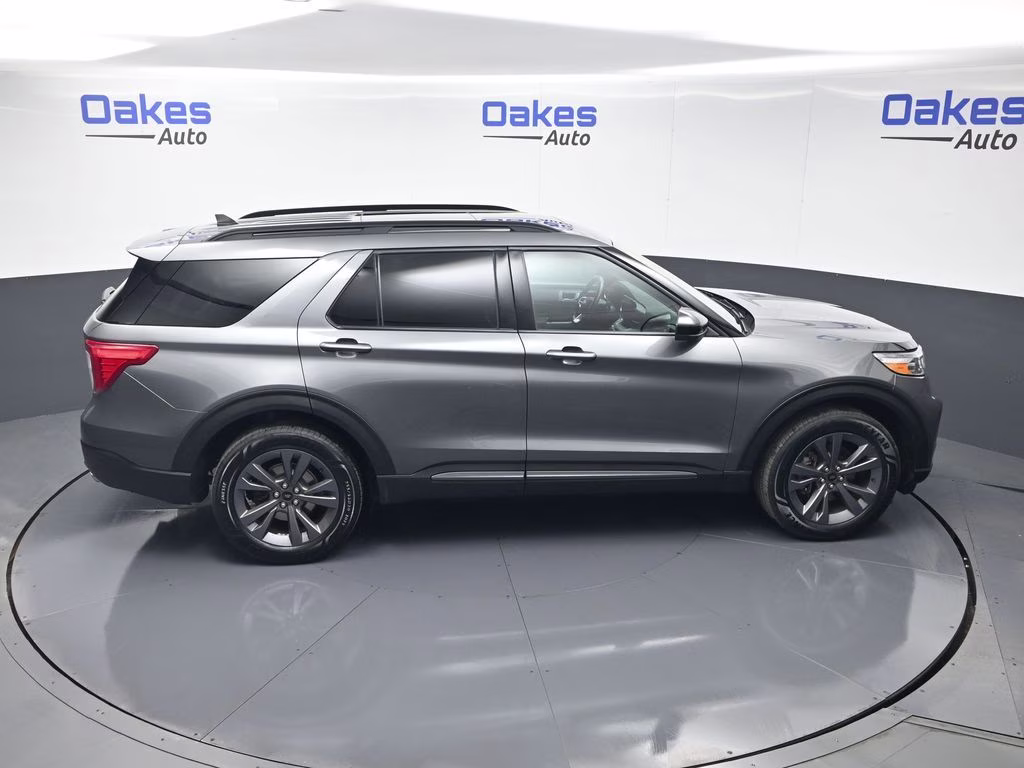 2023 Gray Metallic Ford Explorer XLT 4X4 SUV