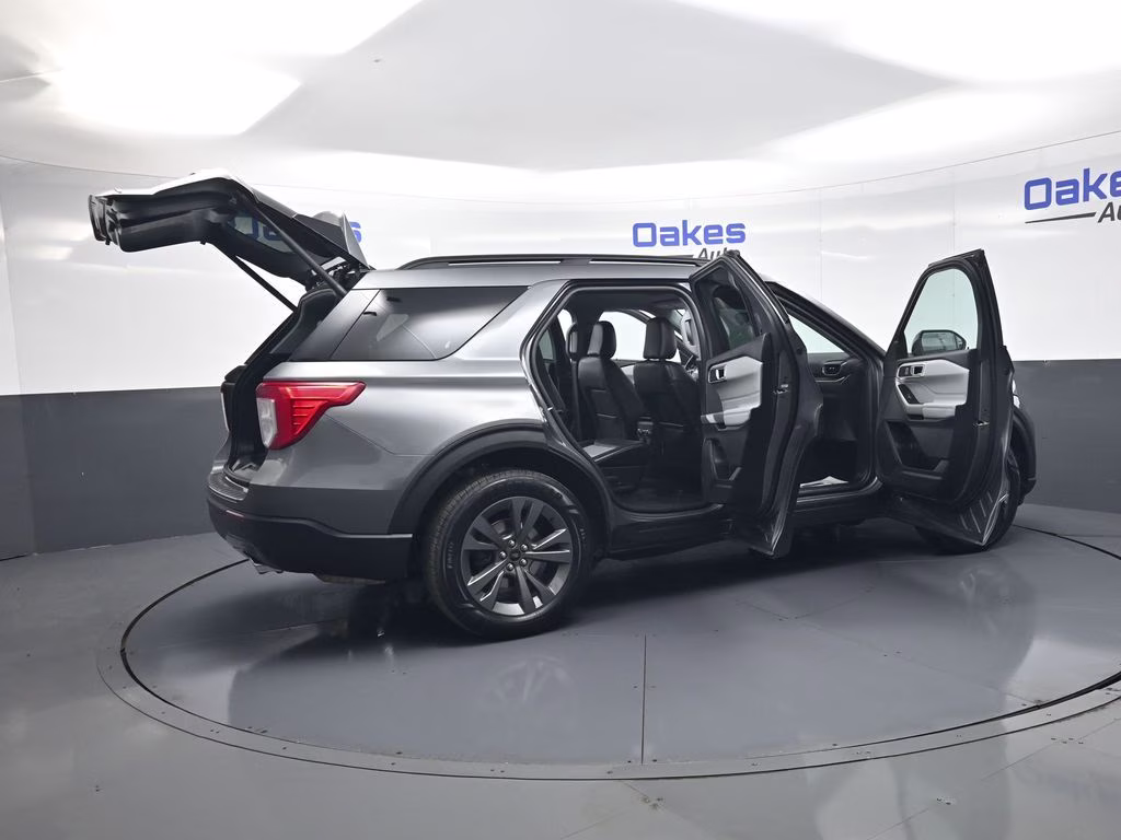 2023 Gray Metallic Ford Explorer XLT 4X4 SUV