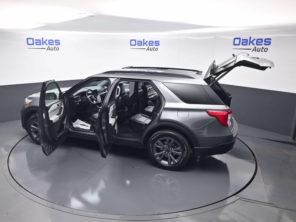2023 Gray Metallic Ford Explorer XLT 4X4 SUV