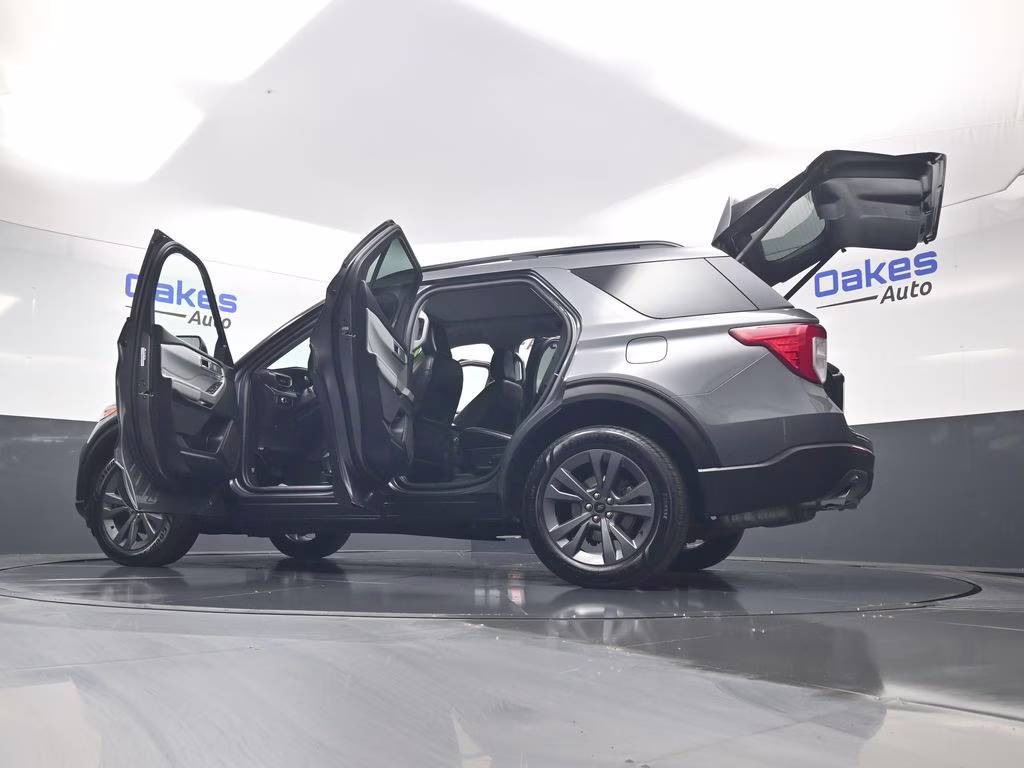 2023 Gray Metallic Ford Explorer XLT 4X4 SUV