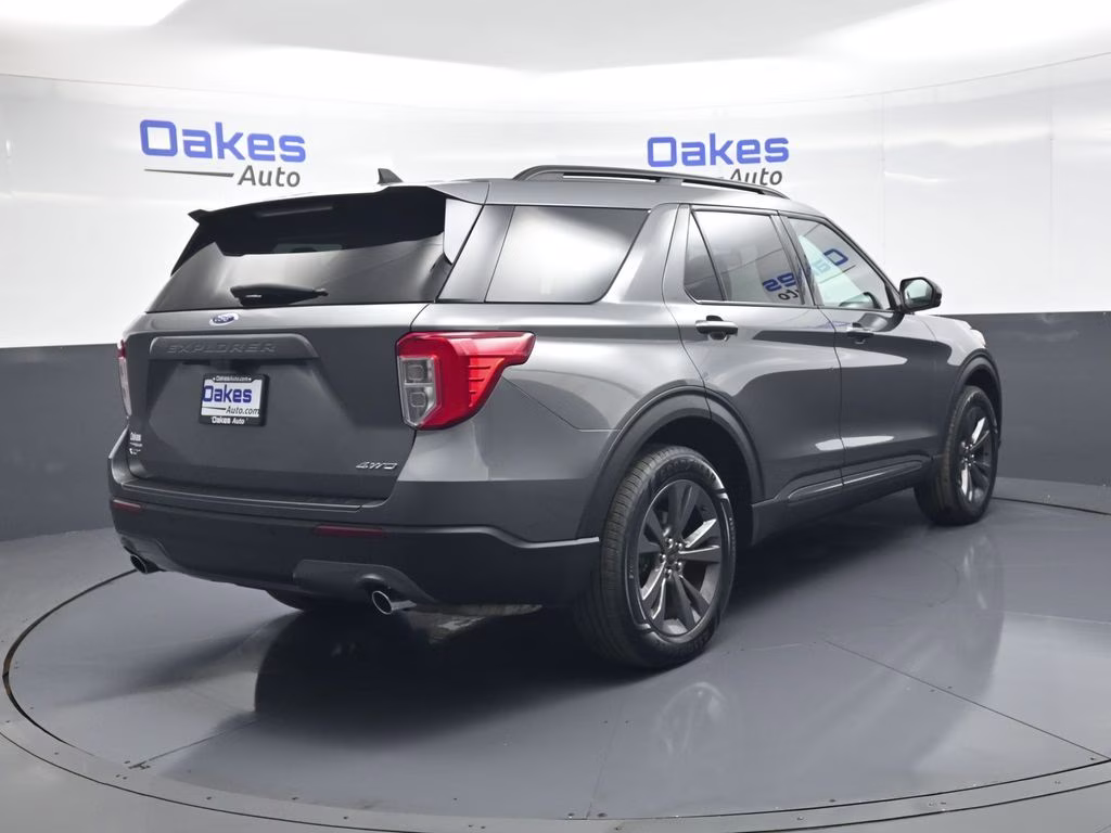 2023 Gray Metallic Ford Explorer XLT 4X4 SUV