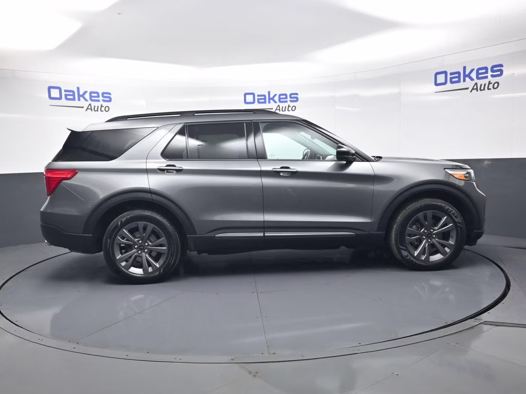 2023 Gray Metallic Ford Explorer XLT 4X4 SUV