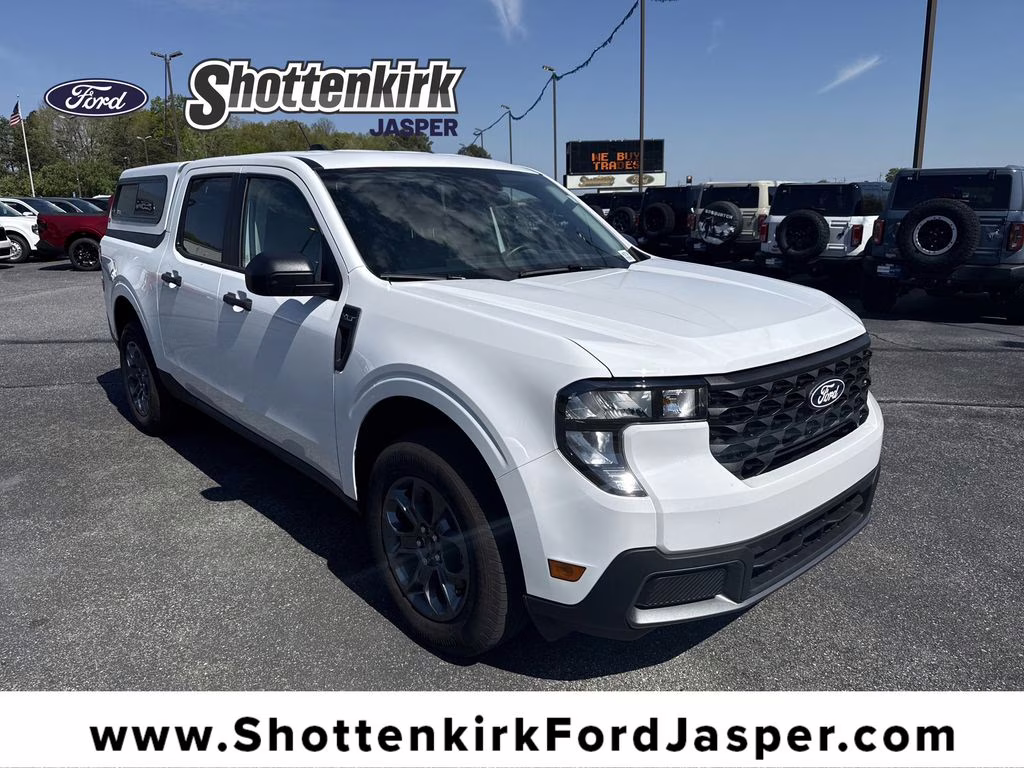 2025 Oxford White Ford Maverick XLT FWD Truck