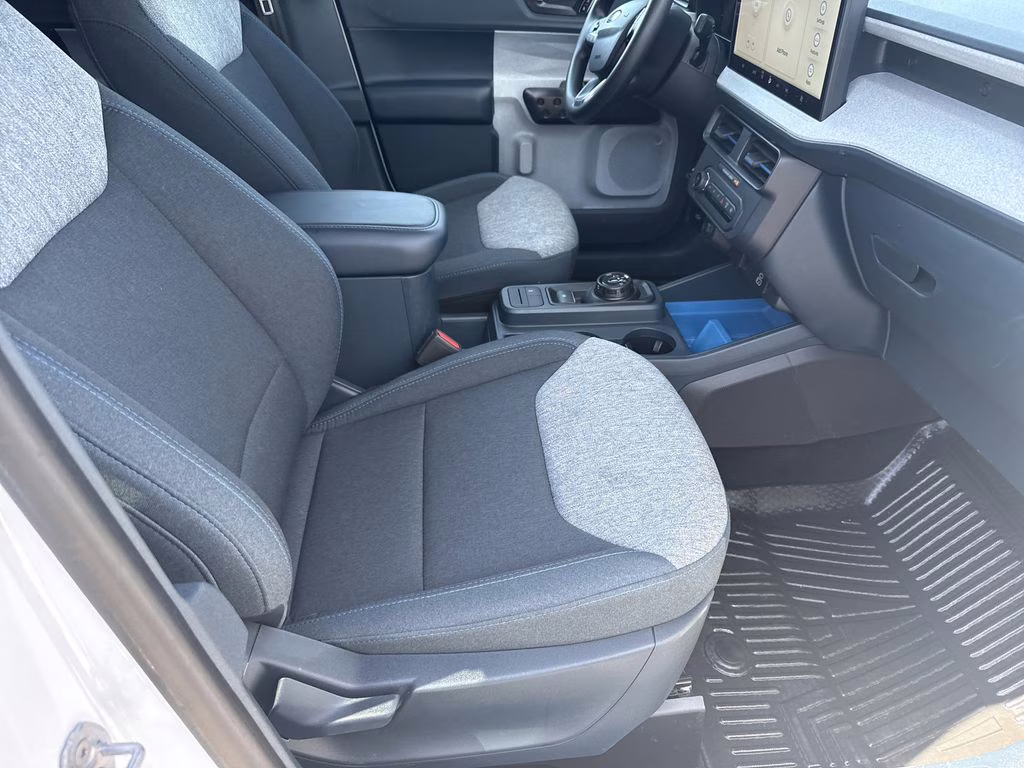 2025 Oxford White Ford Maverick XLT FWD Truck