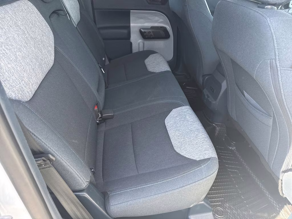 2025 Oxford White Ford Maverick XLT FWD Truck