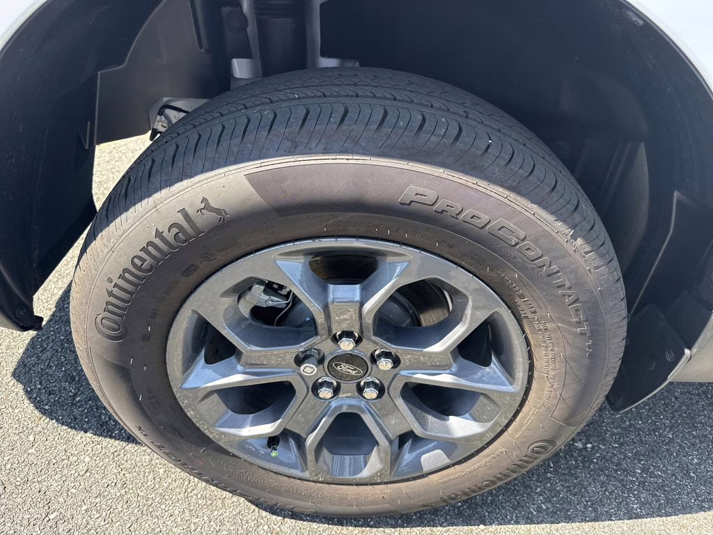 2025 Oxford White Ford Maverick XLT FWD Truck