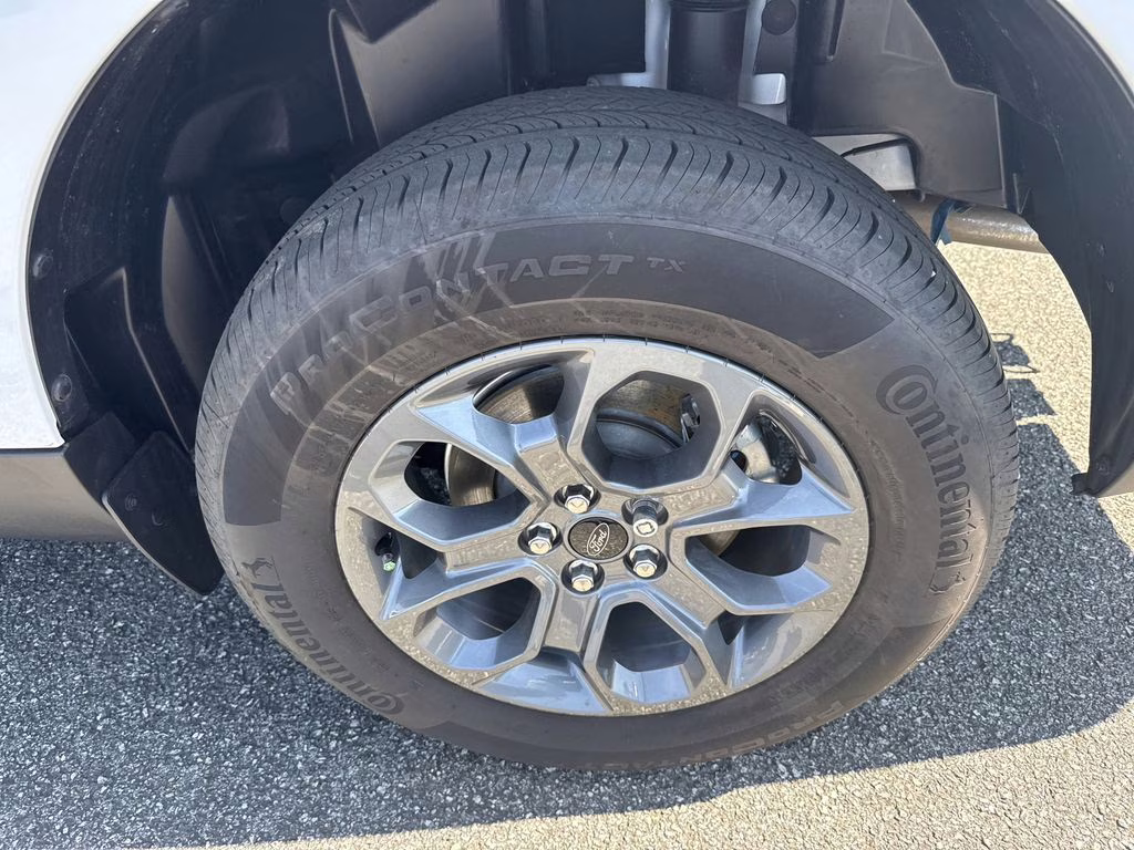 2025 Oxford White Ford Maverick XLT FWD Truck