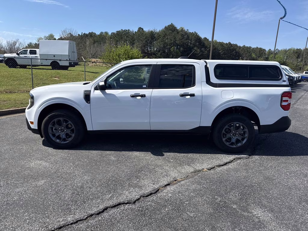 2025 Oxford White Ford Maverick XLT FWD Truck