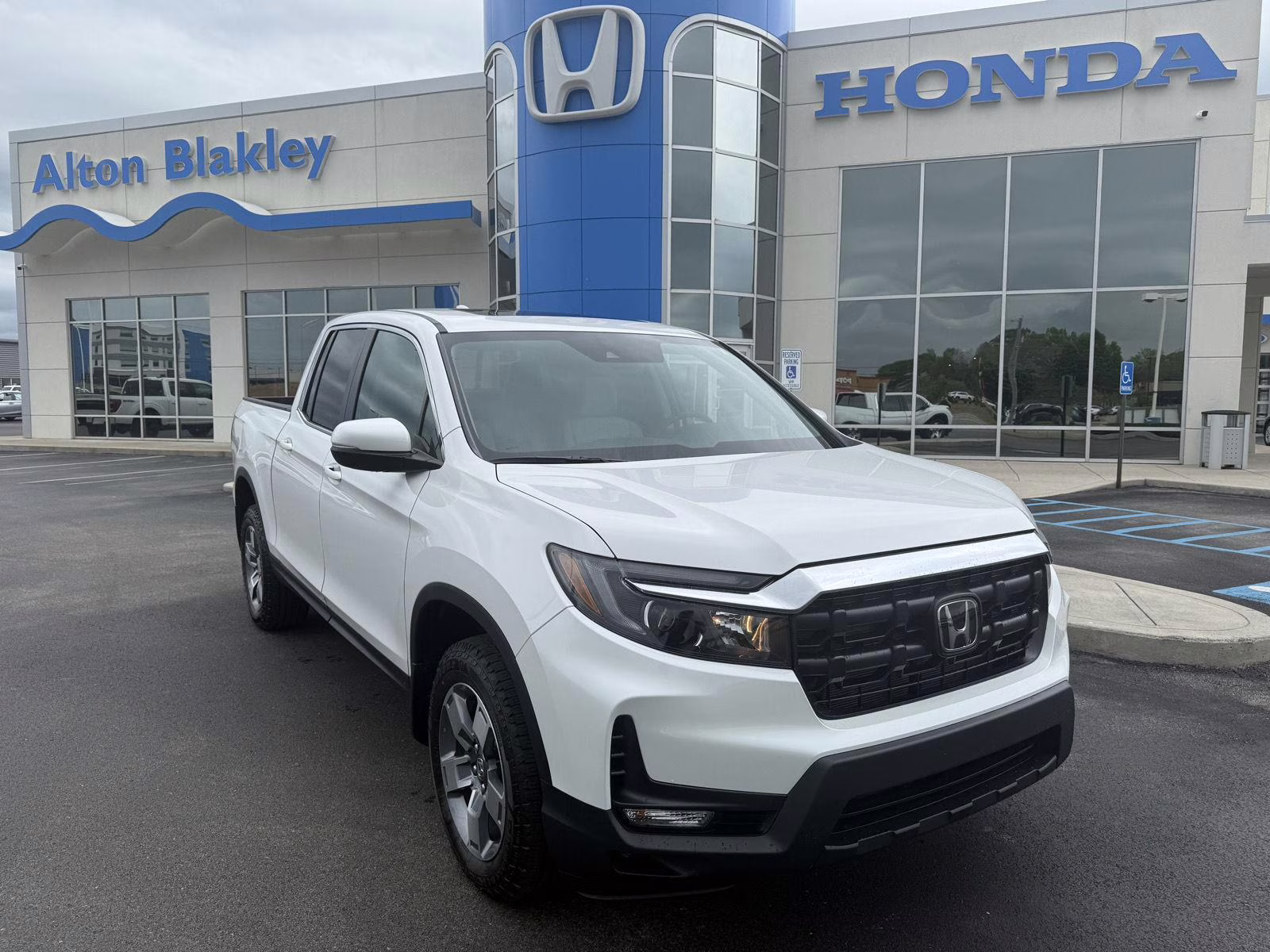 2026 Platinum White Pearl Honda Ridgeline RTL AWD Truck
