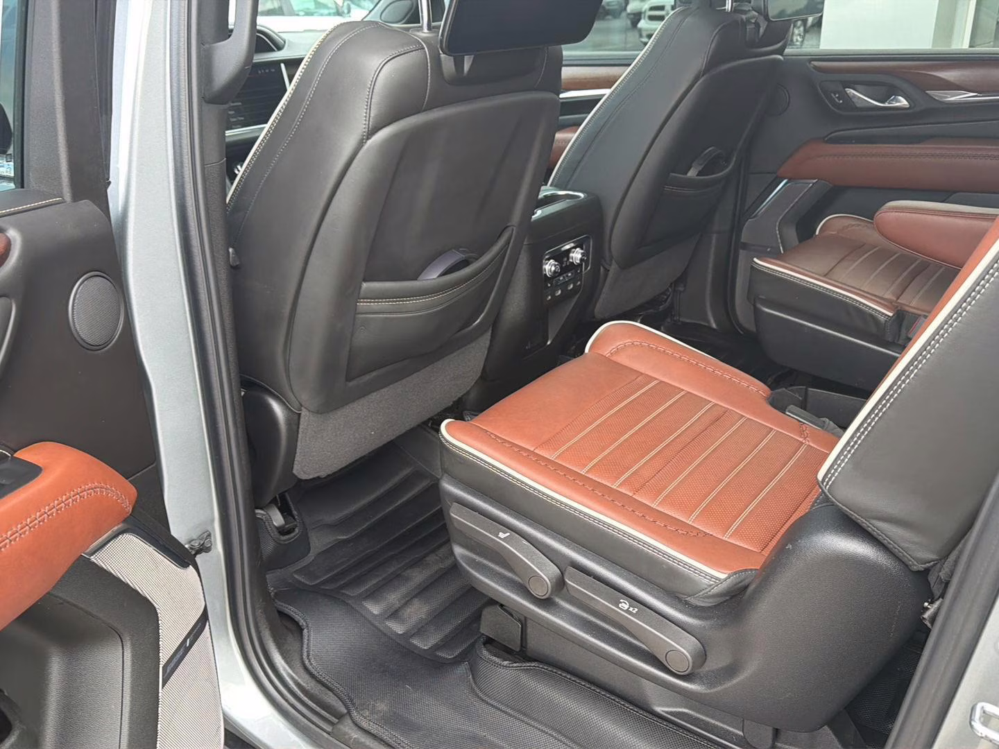 2024 Sterling Metallic GMC Yukon XL Denali Ultimate 4X4 SUV