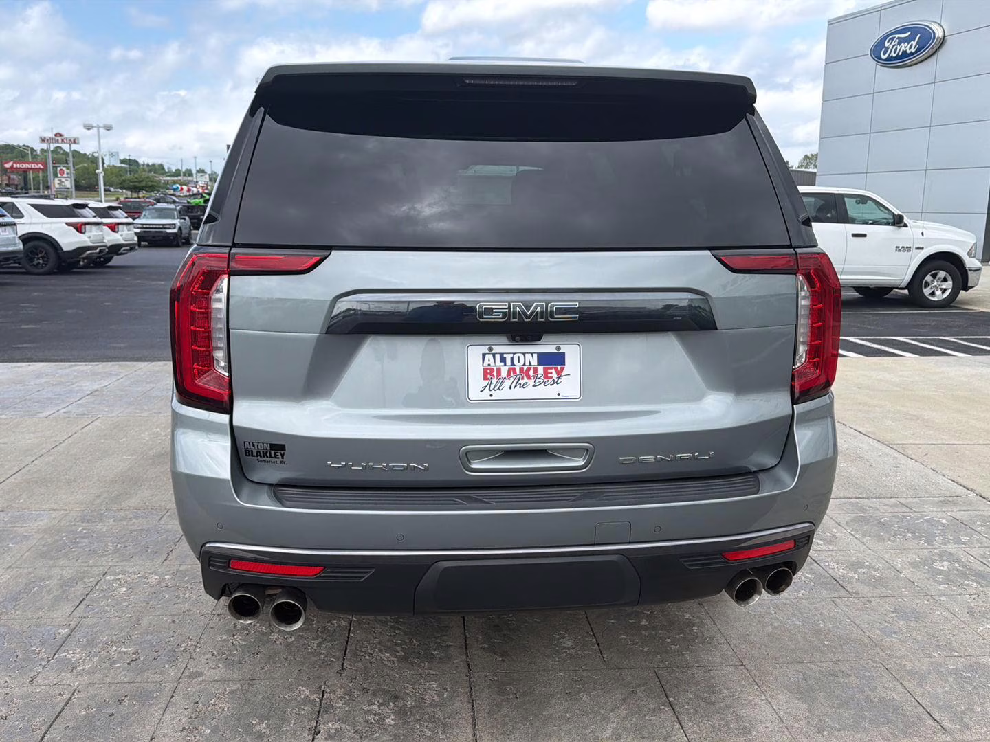 2024 Sterling Metallic GMC Yukon XL Denali Ultimate 4X4 SUV