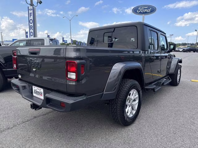 2023 Granite Crystal Metallic Clearcoat Jeep Gladiator Sport S 4X4 Truck